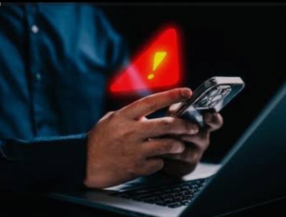 साइबर ठगों का कहर,  युवक का मोबाईल फोन हैक कर 1.5 लाख की ठगी