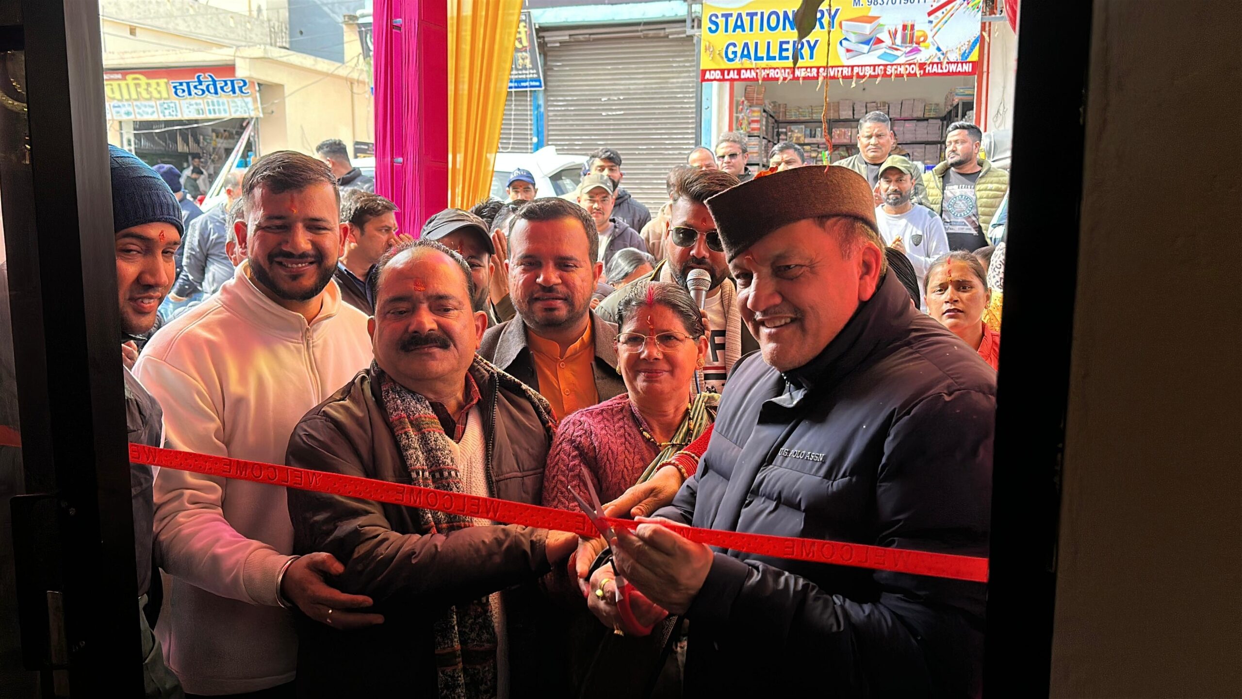 हल्द्वानी -प्रिंट ओरा का उद्घाटन, महापौर गजराज बिष्ट ने  फीता काटकर किया  शुभारंभ  