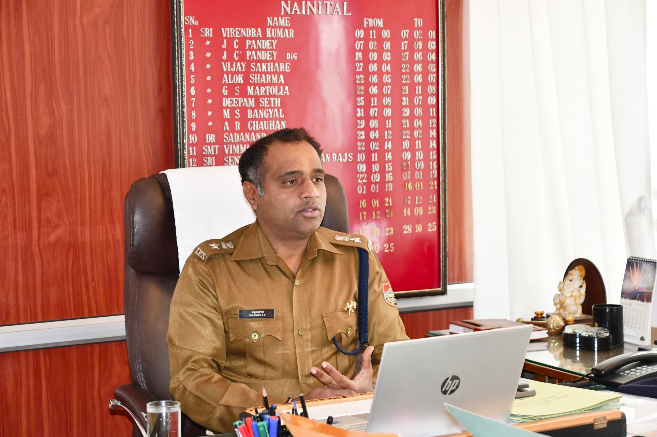 (हल्द्वानी)- मंडी में सुरक्षा निगरानी सख्त – अराजक तत्वों पर शिकंजा , रणनीति तैयार CCTV और सत्यापन व्यवस्था लागू , रात 9 से 3 बजे तक कैंटीन बंद, तैनात रहेंगे गार्ड , छत, सीढ़ीया एवं ऊंचे स्थानों से जाने वाले रास्तों पर लगेगा ब्रेक