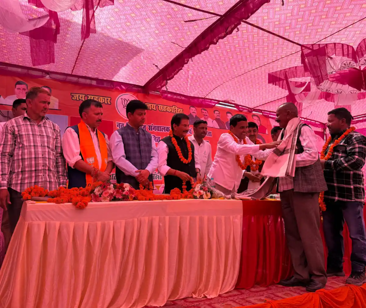 दुग्ध समितियों एवं सहकारिता का भव्य अभिनंदन, नव निर्वाचित प्रतिनिधियों का भव्य स्वागत ,हम साथ हैं, साथ रहेंगे के नारों से गूंजा समारोह, एकजुटता का लिया संकल्प